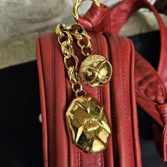 (SOLD)Rare Authentic Vintage Chanel red camera bag with charms. - Picture 4 of 16